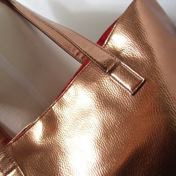 Fashion Vegan Handbag Tote Metallic Rose Gold NWOT - Picture 2 of 3